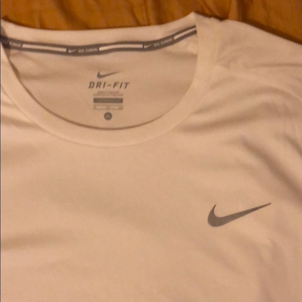 Nike - Picture 3 of 4